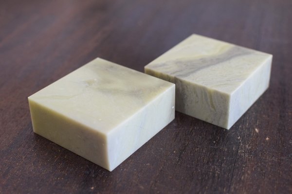 画像1: 青田石 2.5寸　7.5×7.5×厚3ｃｍ (1)