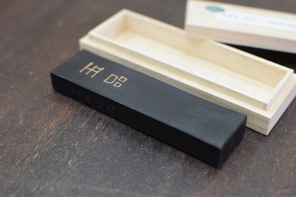 画像1: 古墨　平成15年製造　玉品5丁型　桐箱入　墨運堂【セール】【数量限定】 (1)