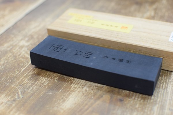 画像1: 古墨　昭和40年代製造　玉品　桐箱入　墨運堂【セール】【数量限定】 (1)